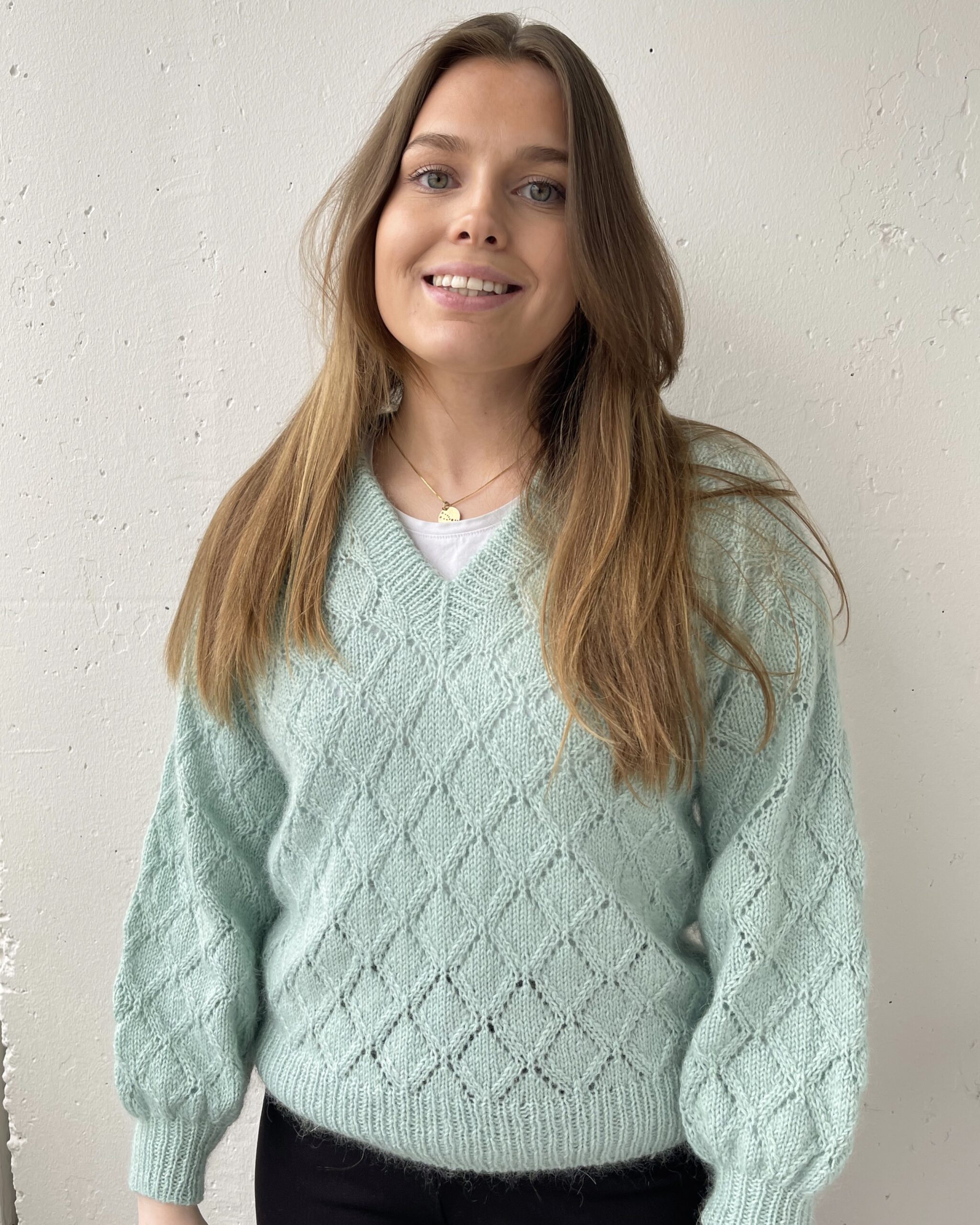 Elliegenser med V-hals